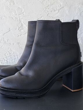 Sorel Black Chelsea Block Heel Ankle Boot Pull On Leather Upper Rubber Outsole 9